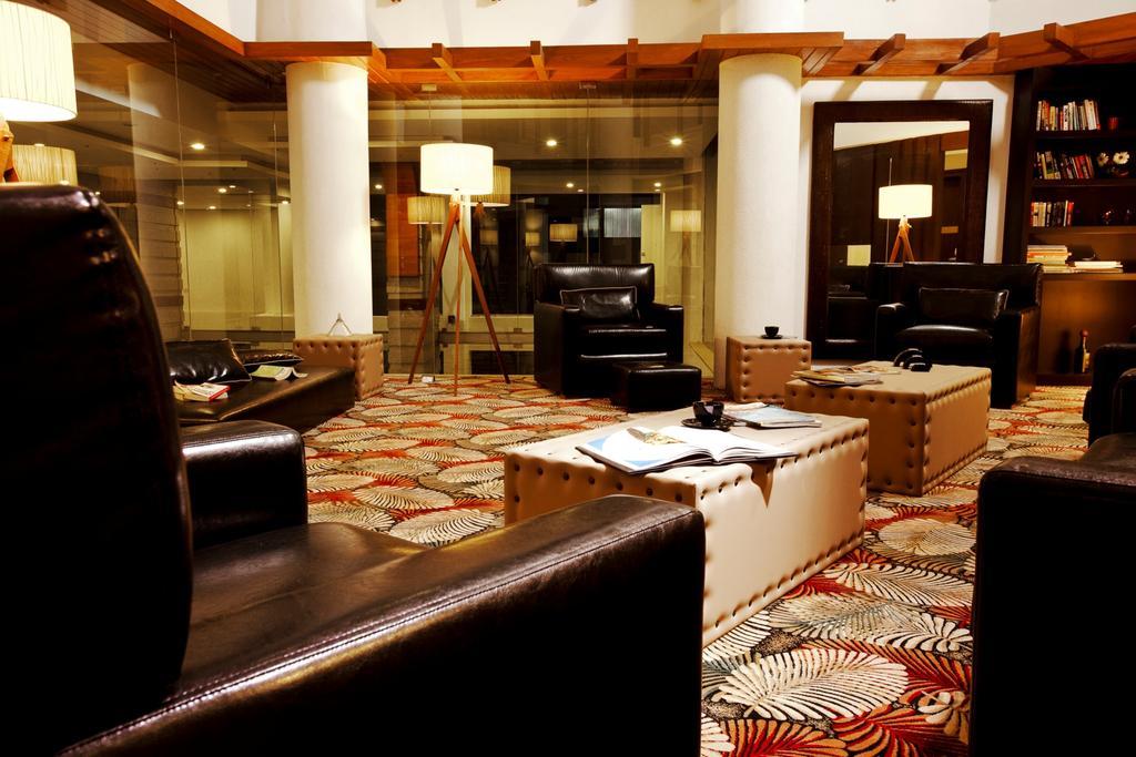 Melange Astris Aparthotel Бангалор Интериор снимка