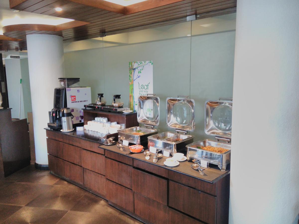 Melange Astris Aparthotel Бангалор Екстериор снимка